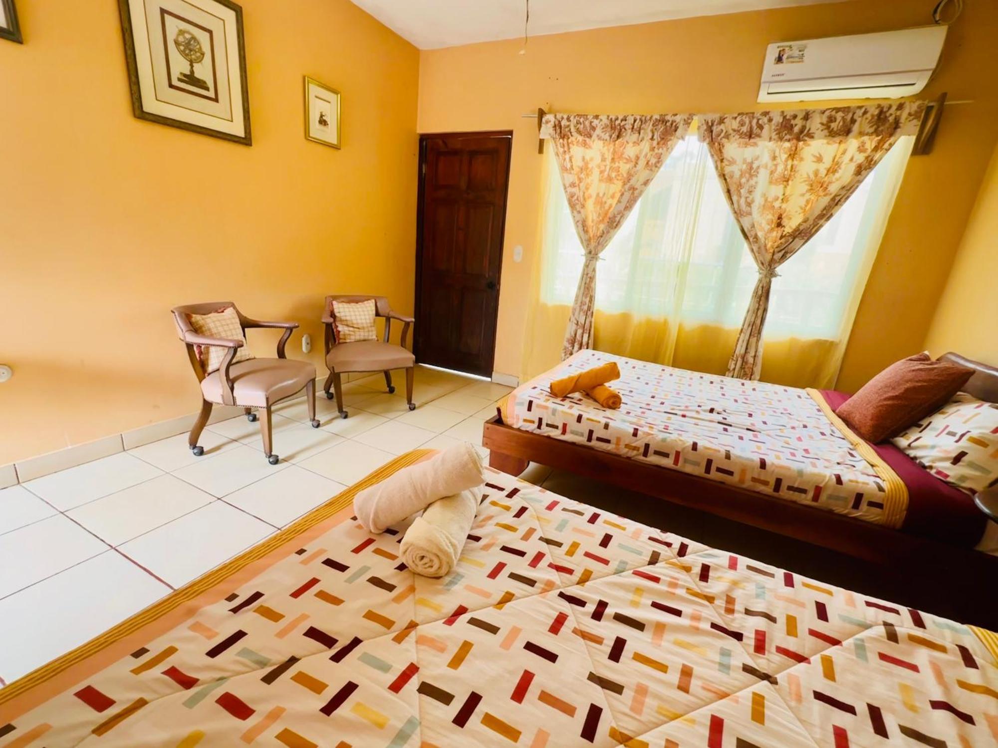 Hotel Georgi Cr Veintisiete de Abril Kültér fotó