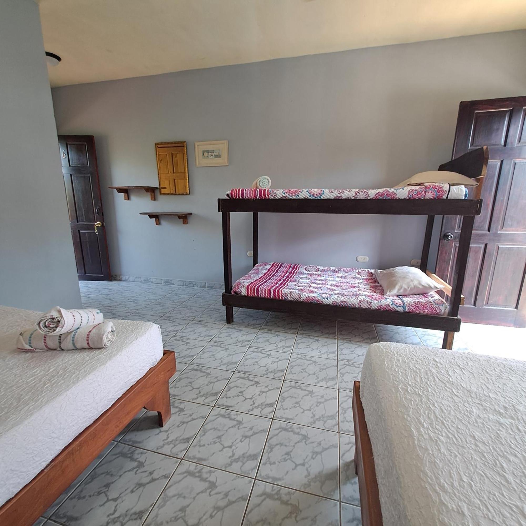 Hotel Georgi Cr Veintisiete de Abril Kültér fotó